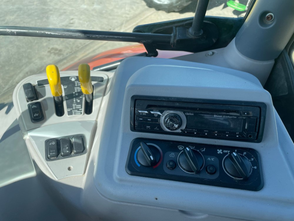 KUBOTA M7151 TRACTOR (41031756) - Image 34