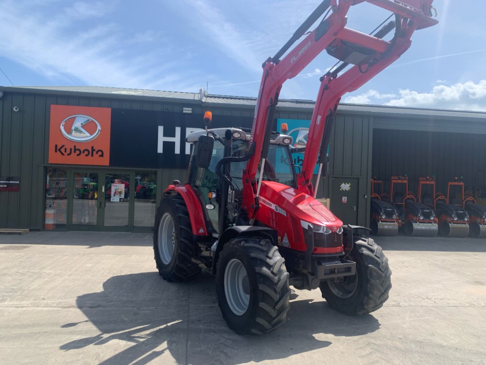 MASSEY FERGUSON 5712S TRACTOR C/W LOADER (12011953) - Image 12