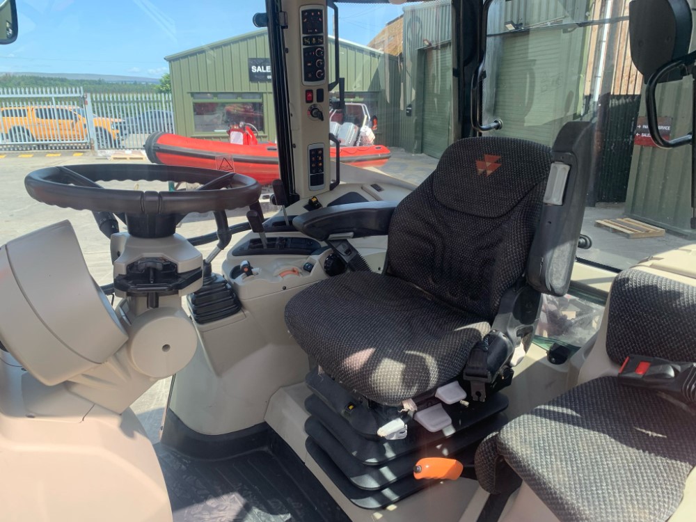 MASSEY FERGUSON 5712S TRACTOR C/W LOADER (12011953) - Image 18