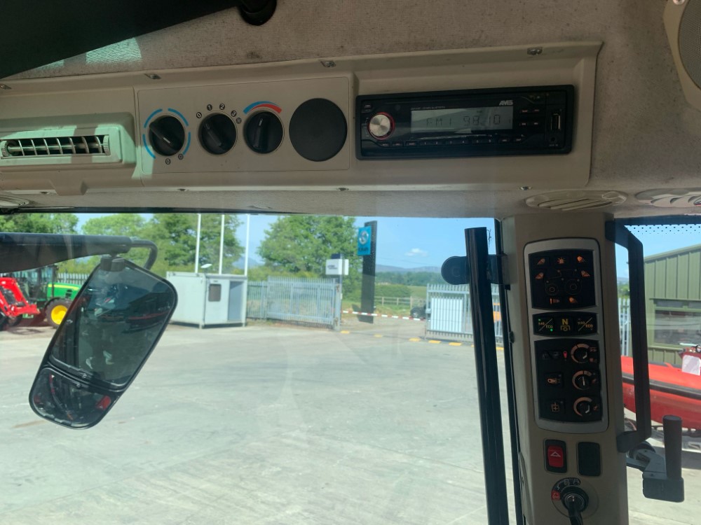 MASSEY FERGUSON 5712S TRACTOR C/W LOADER (12011953) - Image 20