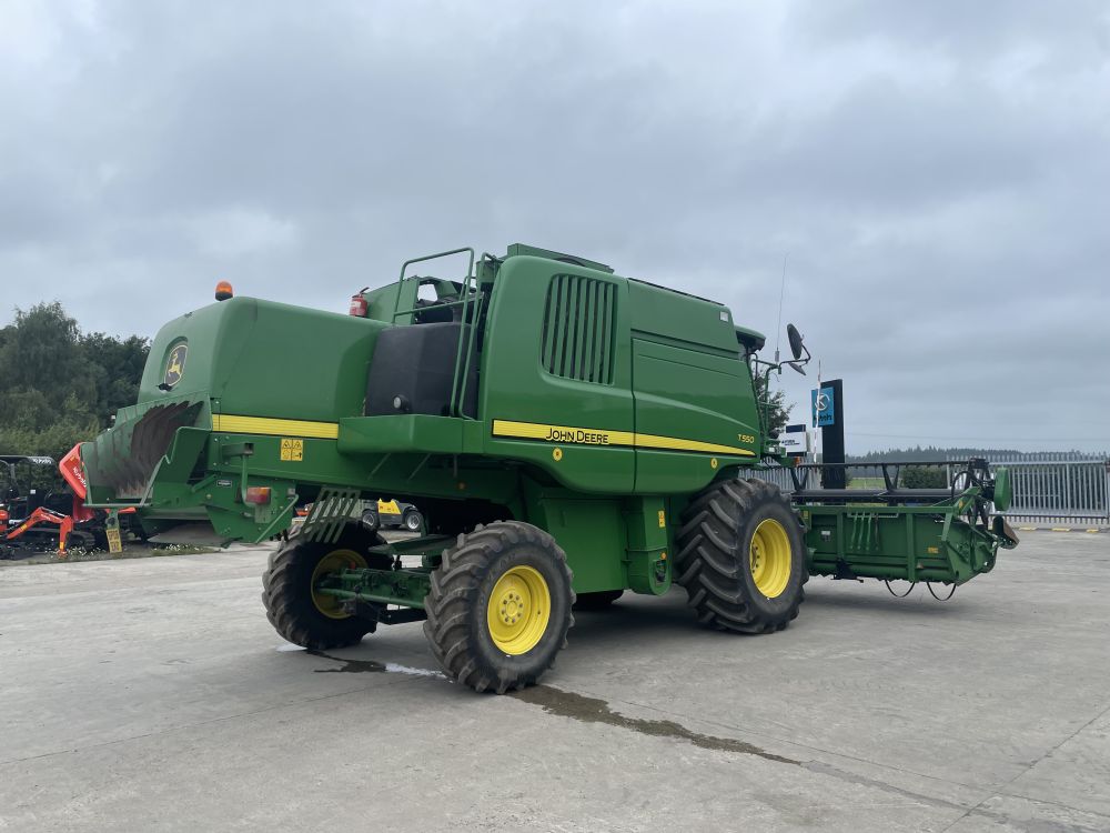 JOHN DEERE T550 COMBINE (12012131) - Image 15