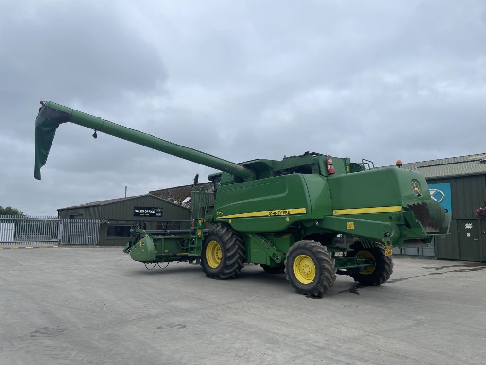 JOHN DEERE T550 COMBINE (12012131) - Image 17