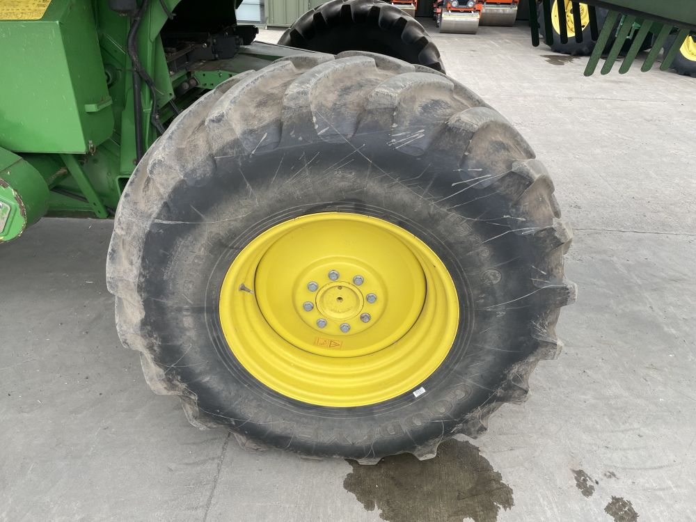 JOHN DEERE T550 COMBINE (12012131) - Image 23