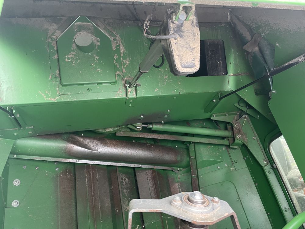 JOHN DEERE T550 COMBINE (12012131) - Image 34
