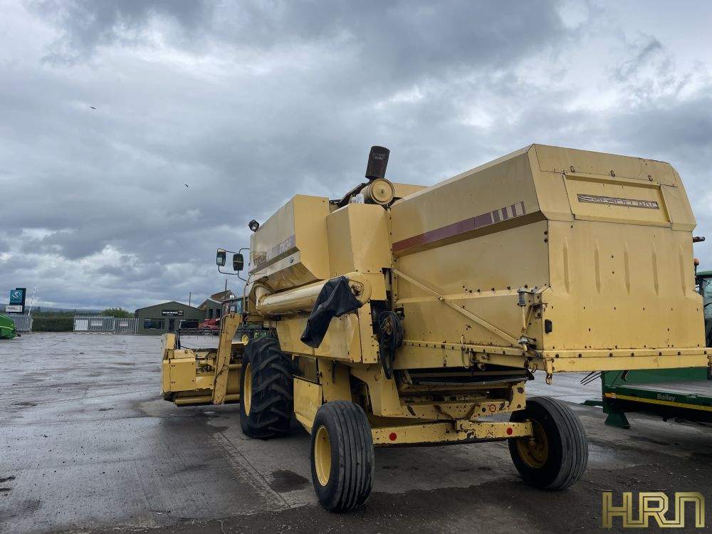 NEW HOLLAND TX34 COMBINE (11033583) - Image 4