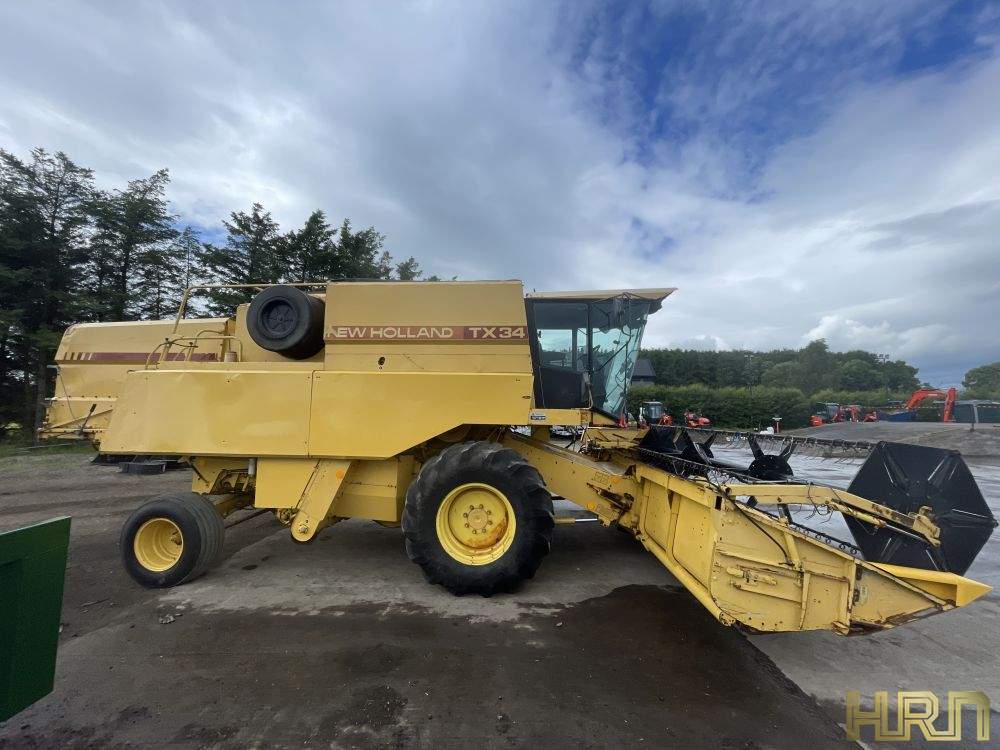 NEW HOLLAND TX34 COMBINE (11033583) - Image 9