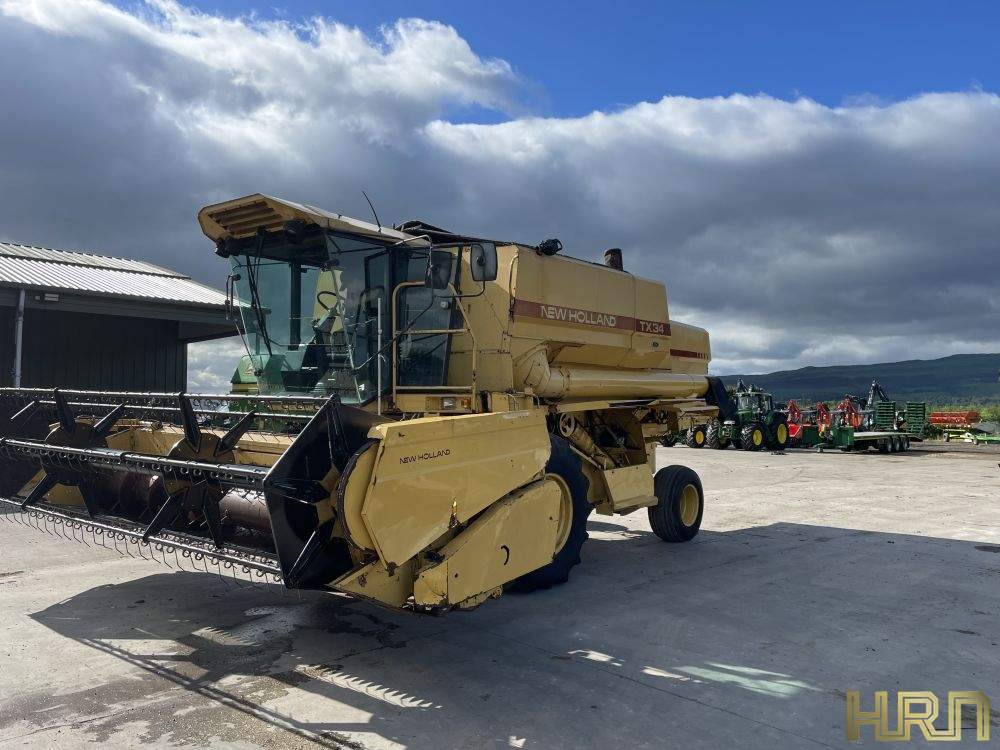 NEW HOLLAND TX34 COMBINE (11033583) - Image 16
