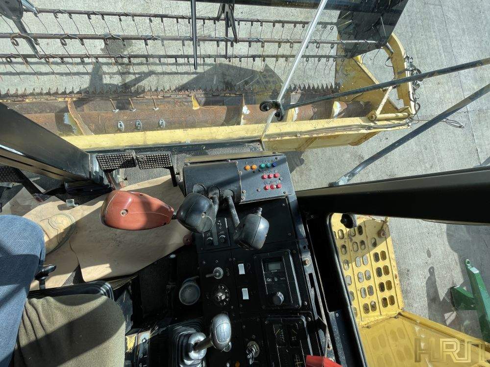 NEW HOLLAND TX34 COMBINE (11033583) - Image 18