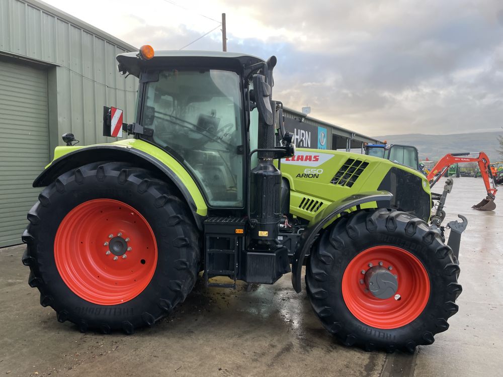 CLAAS 650 ARION TRACTOR (71037067) - Image 5