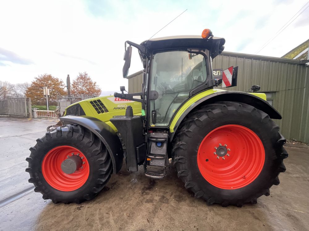 CLAAS 650 ARION TRACTOR (71037067) - Image 9