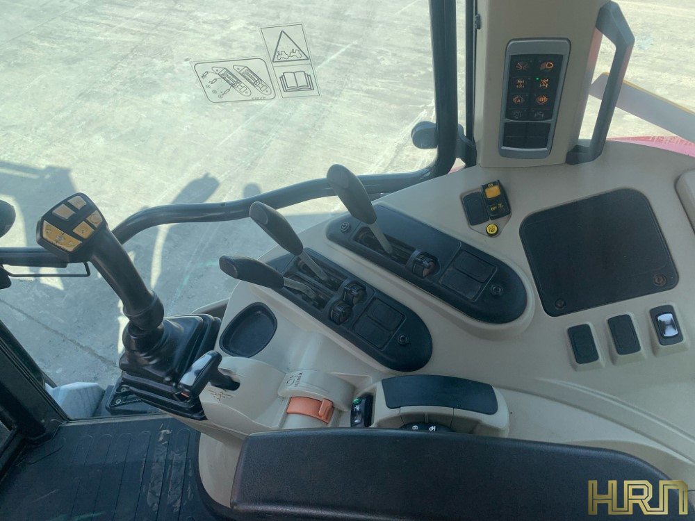 MASSEY FERGUSON 5712S TRACTOR C/W LOADER (12011953) - Image 31