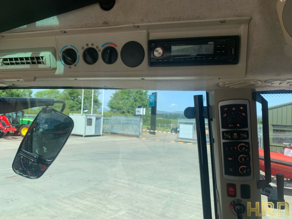 MASSEY FERGUSON 5712S TRACTOR C/W LOADER (12011953) - Image 32