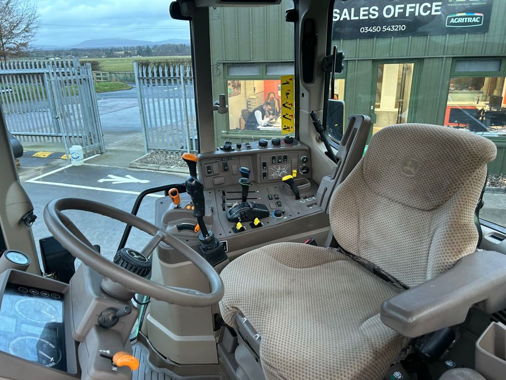 JOHN DEERE 6195M TRACTOR (71037460) - Image 15