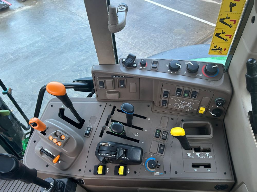 JOHN DEERE 6195M TRACTOR (71037460) - Image 16