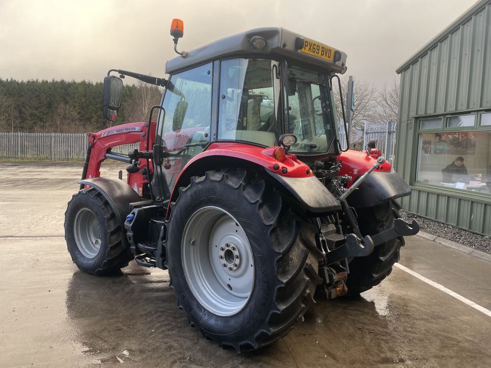 MASSEY FERGUSON 5712S TRACTOR C/W LOADER (12011953) - Image 40