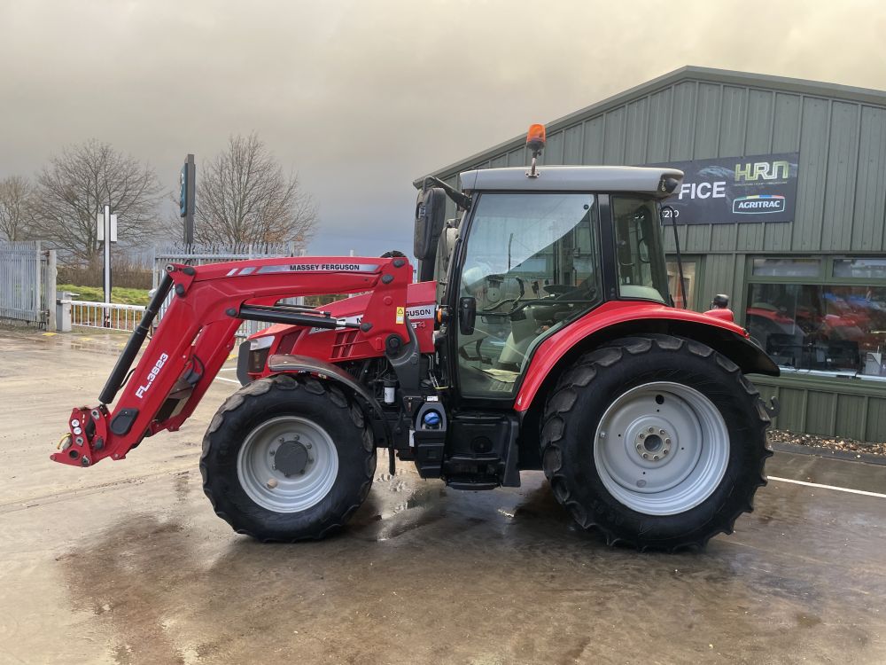 MASSEY FERGUSON 5712S TRACTOR C/W LOADER (12011953) - Image 41