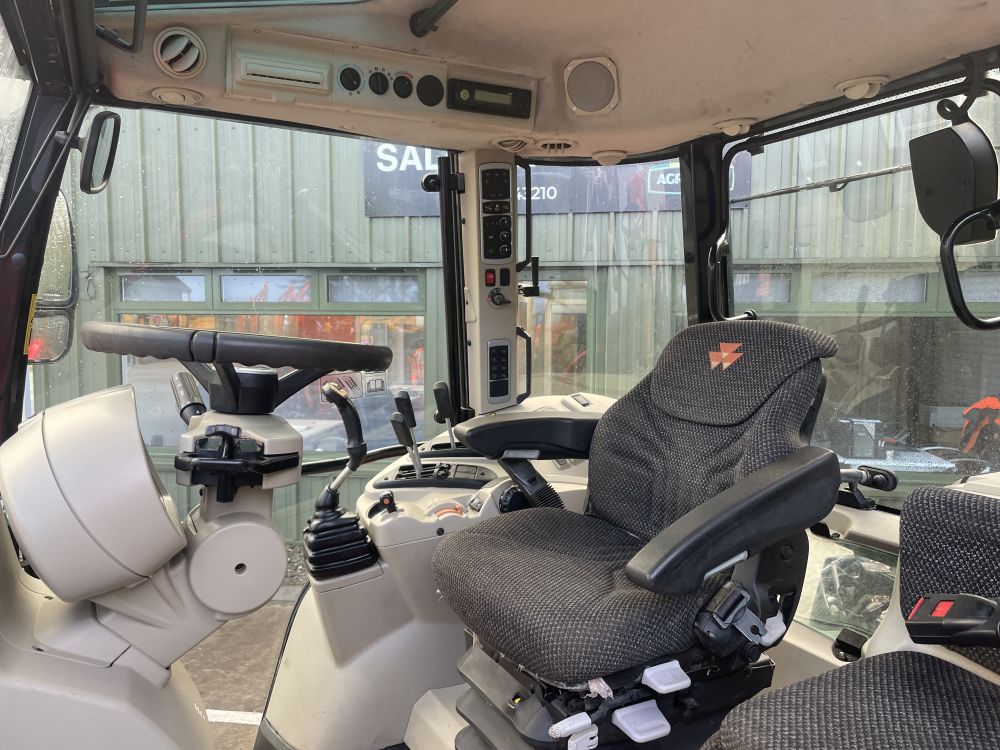 MASSEY FERGUSON 5712S TRACTOR C/W LOADER (12011953) - Image 42