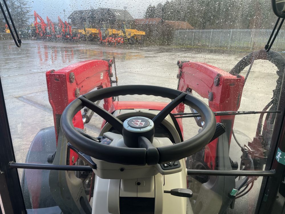 MASSEY FERGUSON 5712S TRACTOR C/W LOADER (12011953) - Image 45