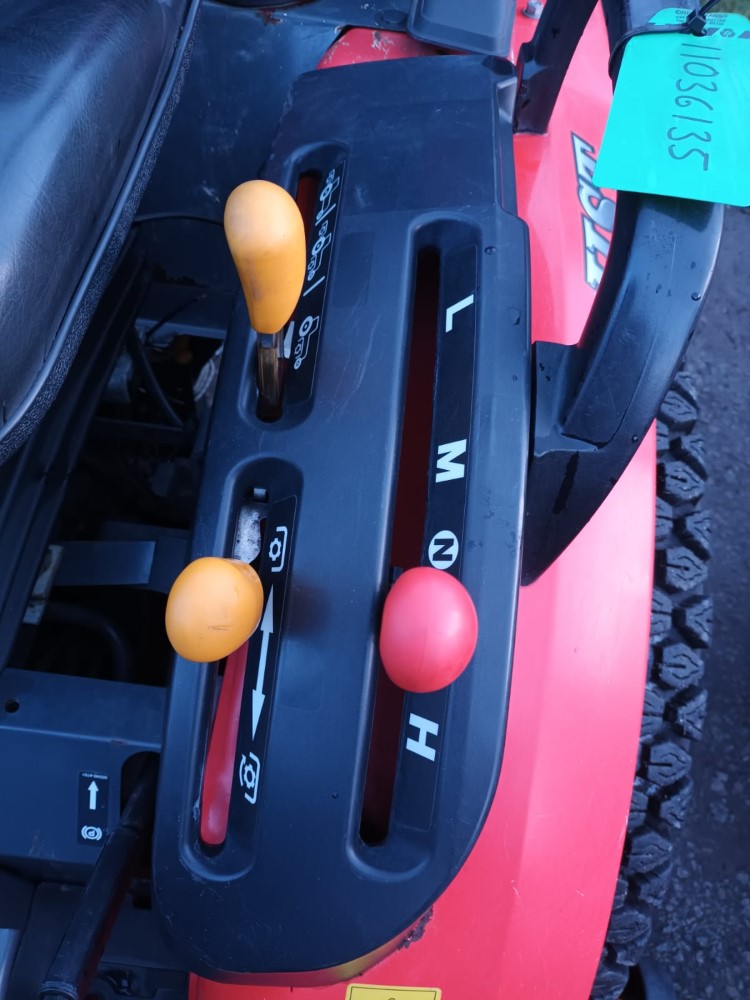 KUBOTA B2530 COMPACT TRACTOR (11036135) - Image 10