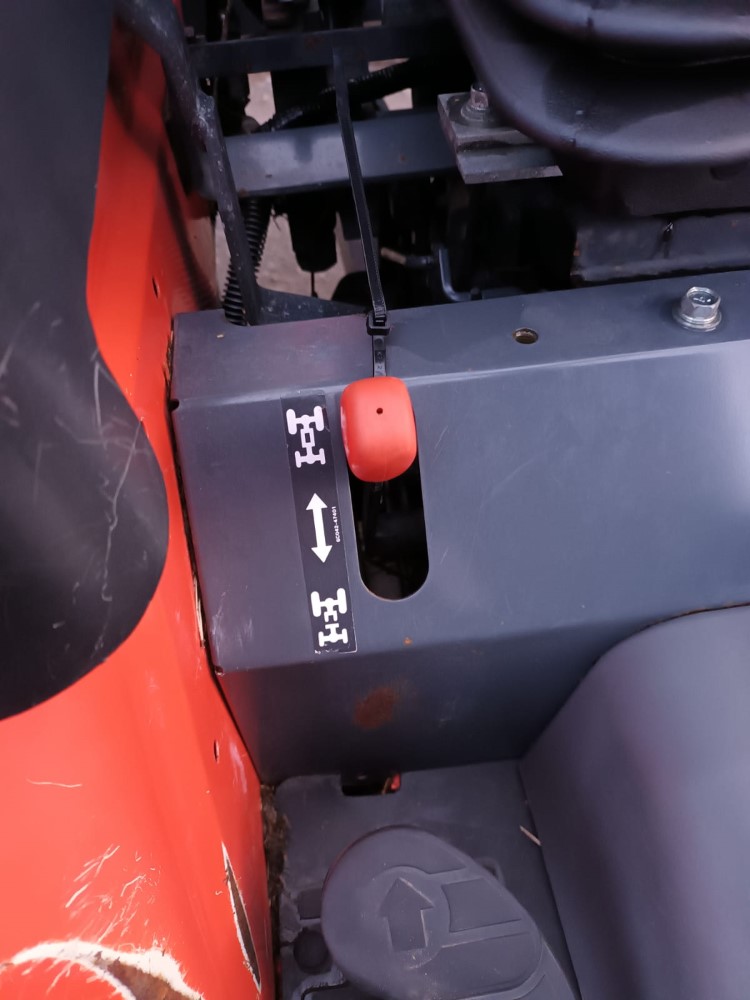KUBOTA B2530 COMPACT TRACTOR (11036135) - Image 12