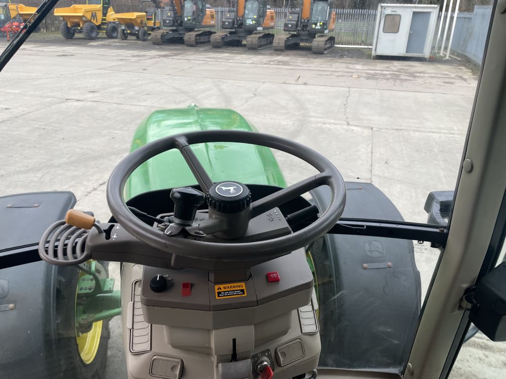 JOHN DEERE 6530 TRACTOR (71037645) - Image 15