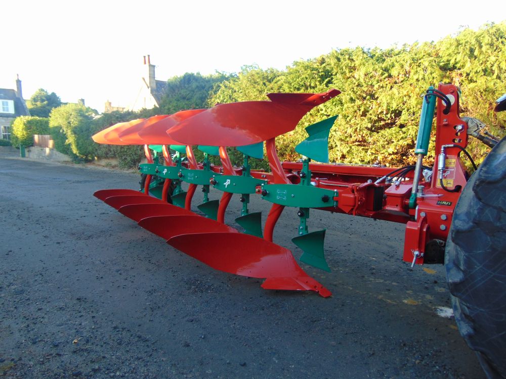 KVERNELAND 100/3400S 5FR PLOUGH (21030160) - Image 2