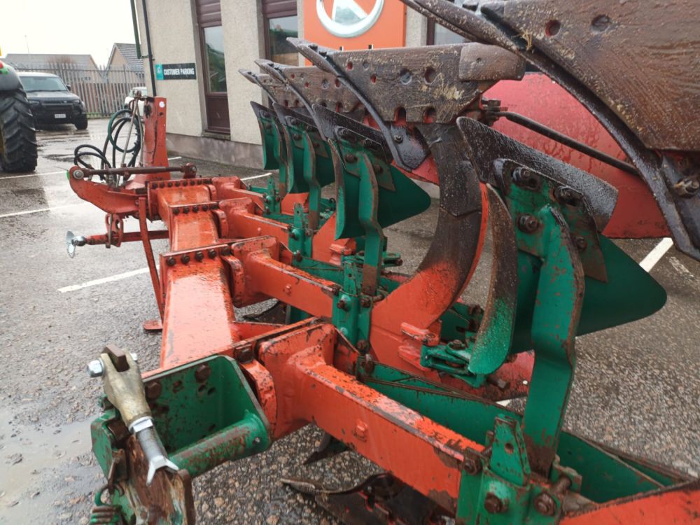 KVERNELAND E-160 4 FURROW PLOUGH (11037892) - Image 4