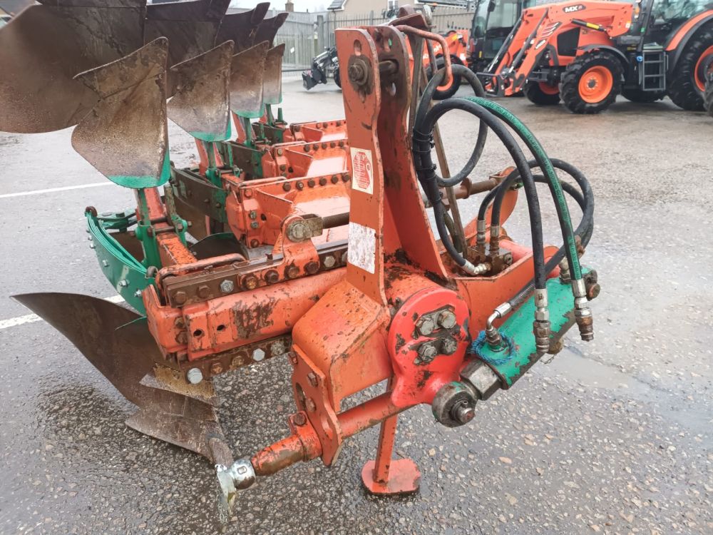KVERNELAND E-160 4 FURROW PLOUGH (11037892) - Image 7