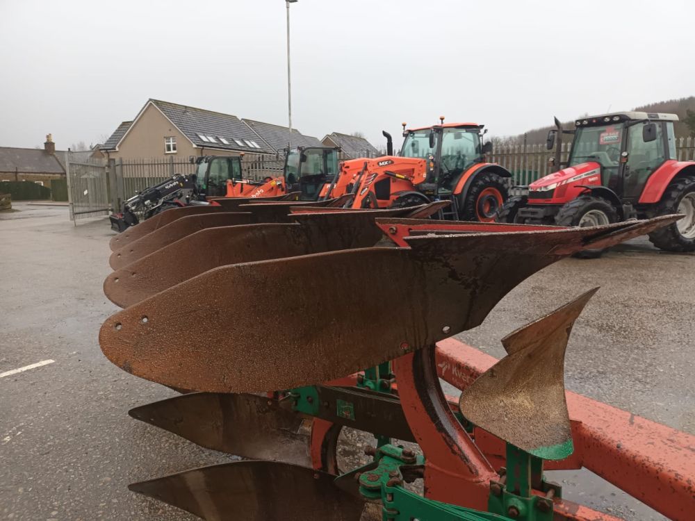 KVERNELAND E-160 4 FURROW PLOUGH (11037892) - Image 8