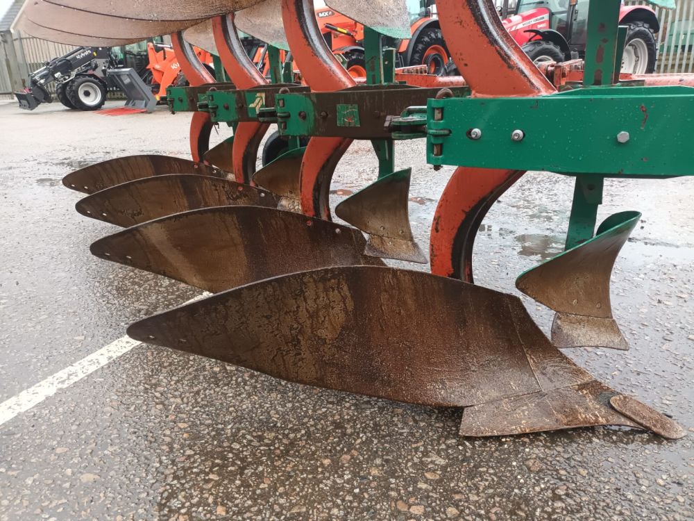 KVERNELAND E-160 4 FURROW PLOUGH (11037892) - Image 11