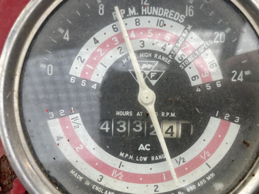 MASSEY FERGUSON 165 TRACTOR (12012479) - Image 12