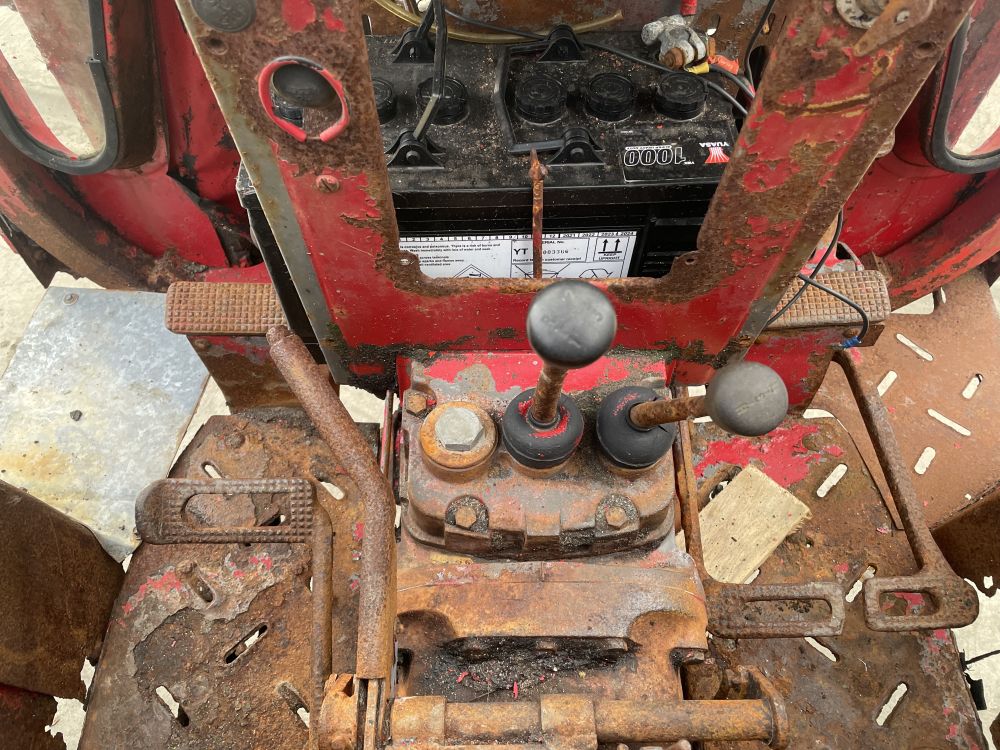 MASSEY FERGUSON 165 TRACTOR (12012479) - Image 13