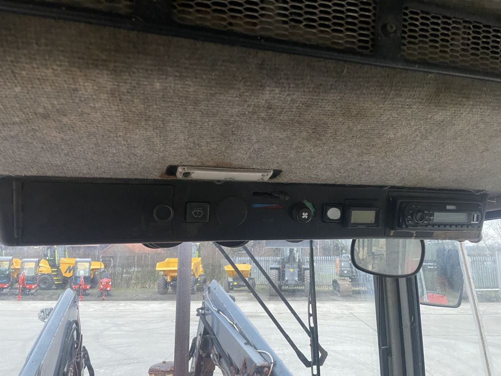 MASSEY FERGUSON 3085 TRACTOR (12012478) - Image 15