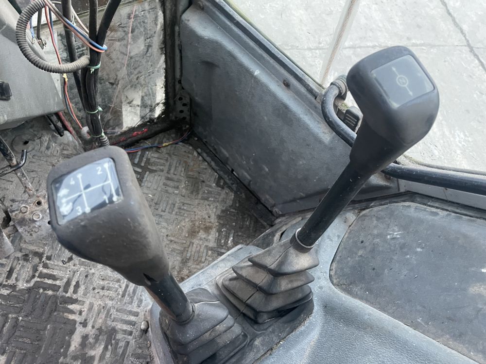 MASSEY FERGUSON 3085 TRACTOR (12012478) - Image 18