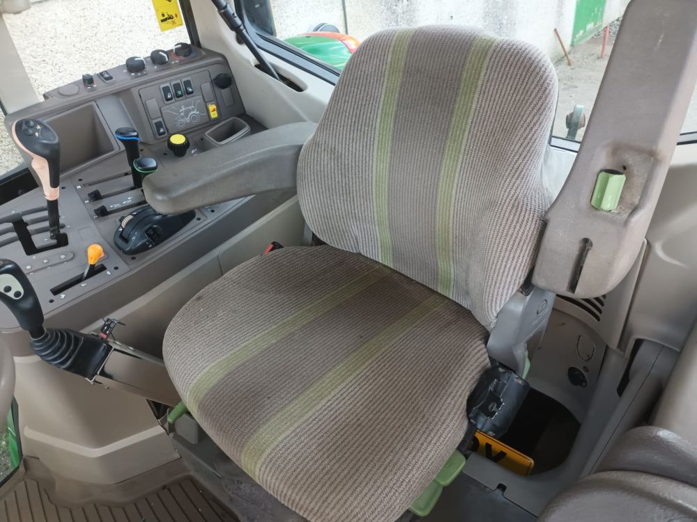 JOHN DEERE 6630 TRACTOR (11037891) - Image 17