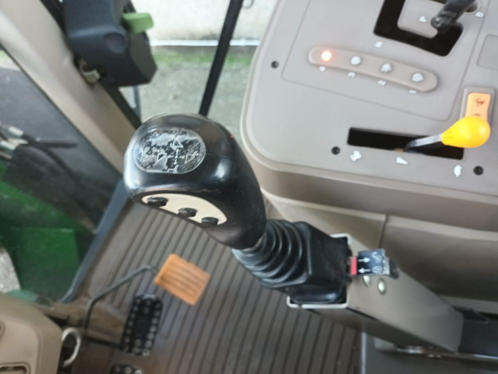 JOHN DEERE 6630 TRACTOR (11037891) - Image 20