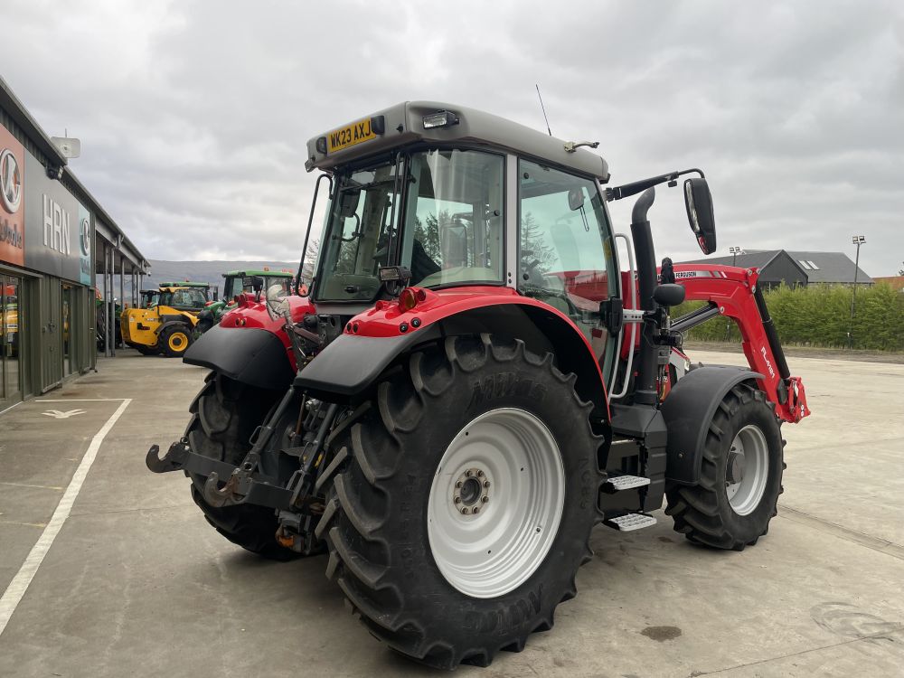 MASSEY FERGUSON 5S.125 DYNA 4 TRACTOR (71038179) - Image 4