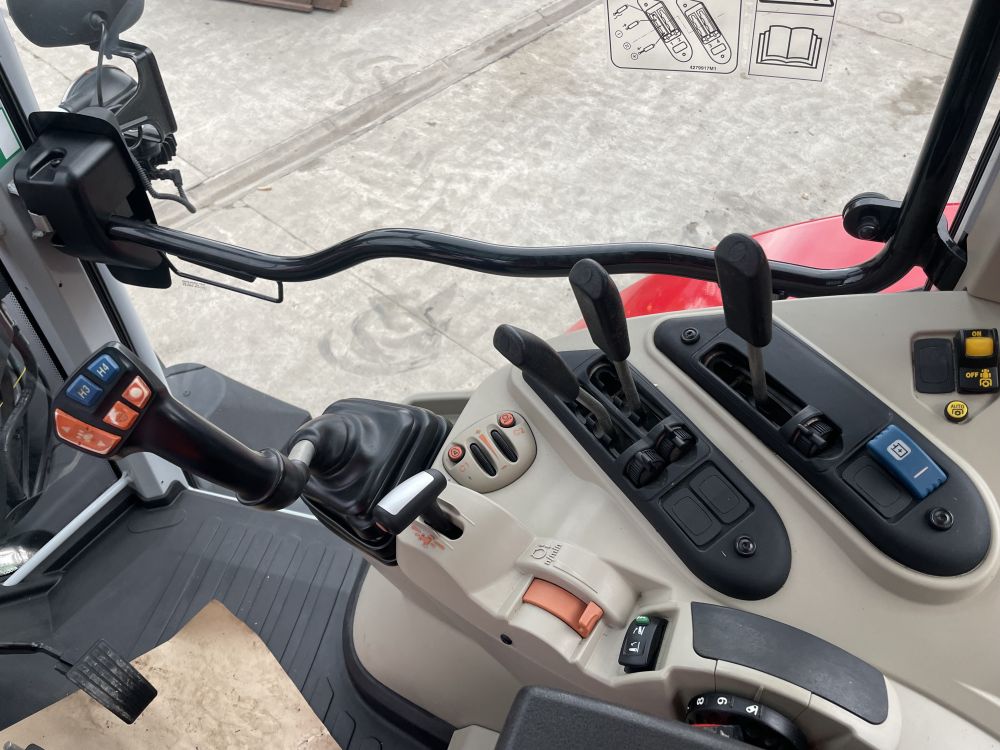 MASSEY FERGUSON 5S.125 DYNA 4 TRACTOR (71038179) - Image 15