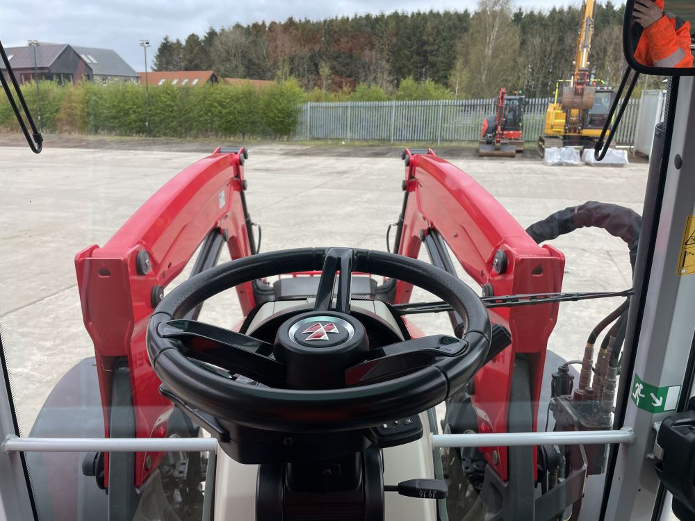 MASSEY FERGUSON 5S.125 DYNA 4 TRACTOR (71038179) - Image 19
