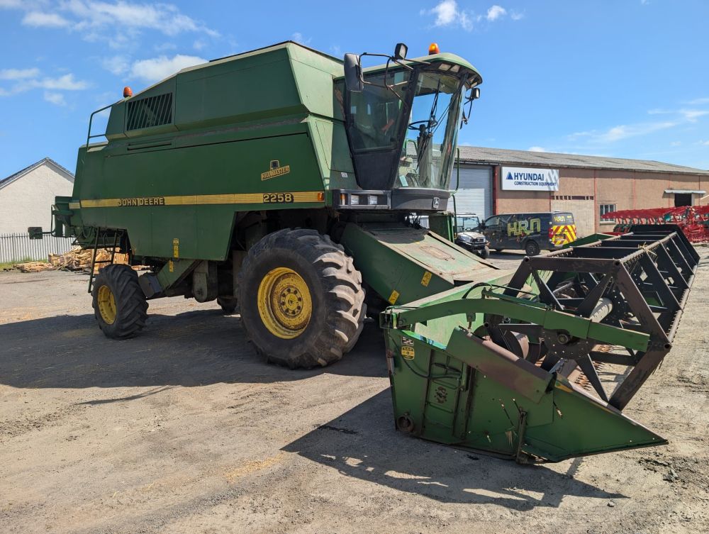 JOHN DEERE 2258 HILLMASTER COMBINE (71038462) - Image 5
