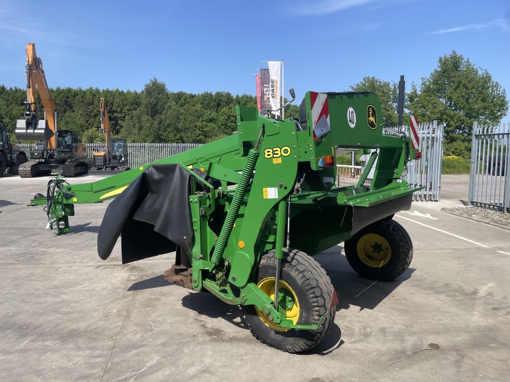 JOHN DEERE 830 MOWER (71038889) - Image 8