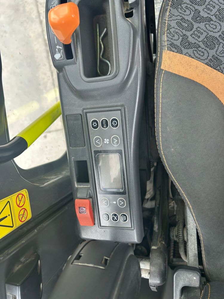 CASE CX300D CRAWLER EXCAVATOR (71038626) - Image 2
