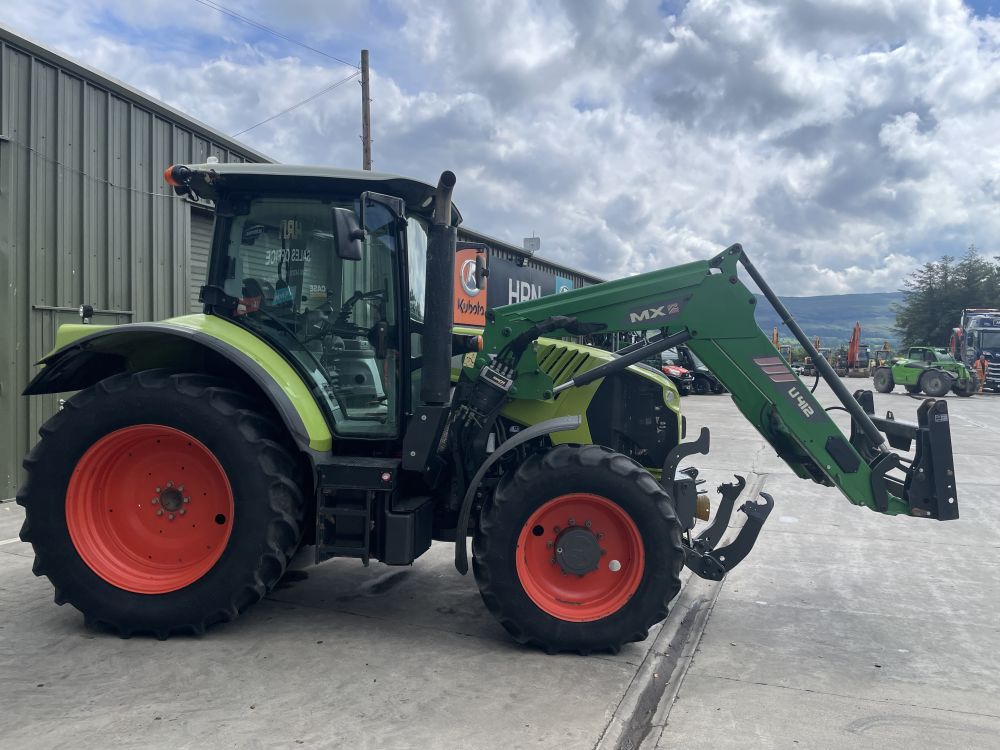 CLAAS 530 ULTRA TRACTOR (71038344) - Image 2
