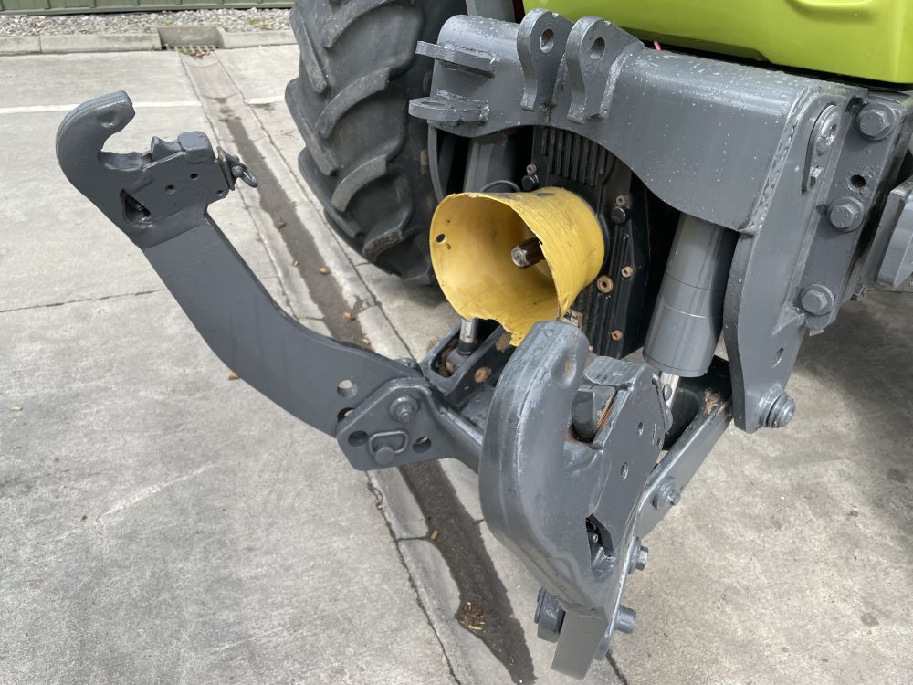 CLAAS 530 ULTRA TRACTOR (71038344) - Image 9