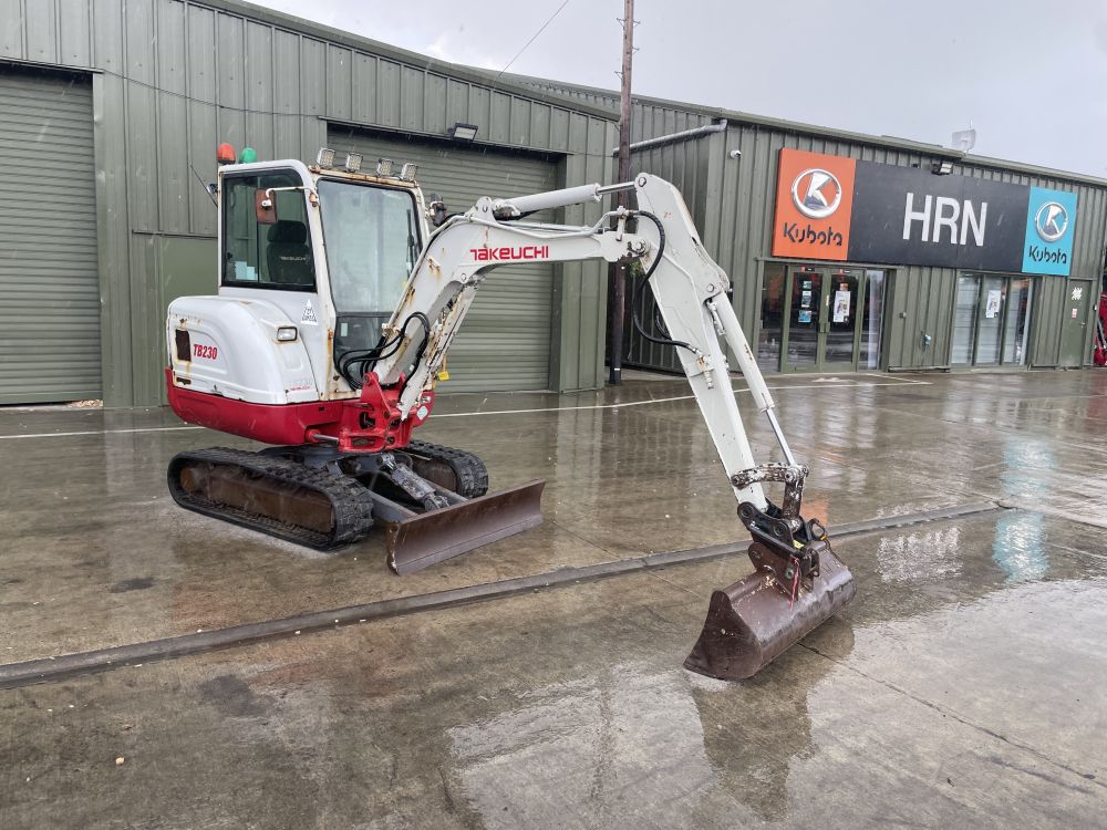 TAKEUCHI TB230 EXCAVATOR (12012517) - Image 4