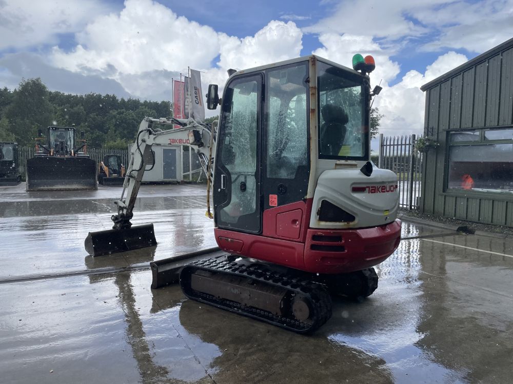 TAKEUCHI TB230 EXCAVATOR (12012517) - Image 8
