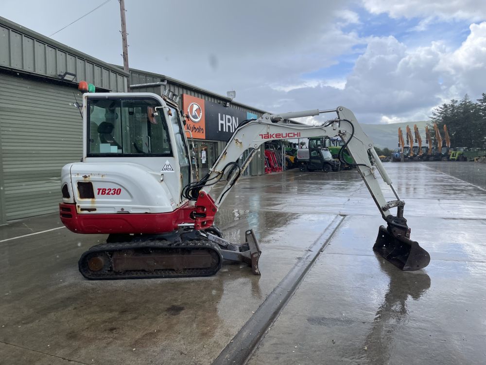 TAKEUCHI TB230 EXCAVATOR (12012517) - Image 22