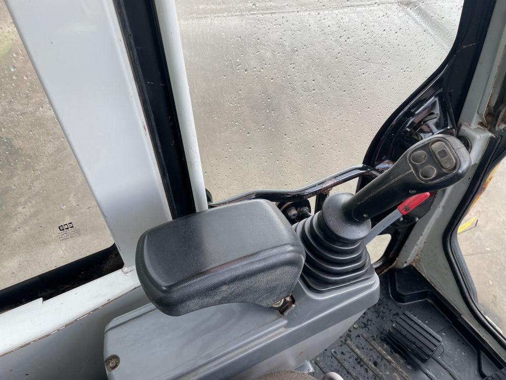 TAKEUCHI TB230 EXCAVATOR (12012517) - Image 34